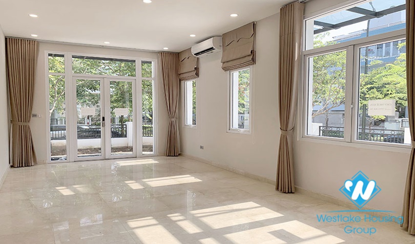 New beautiful villa with corner unit with large yard for rent